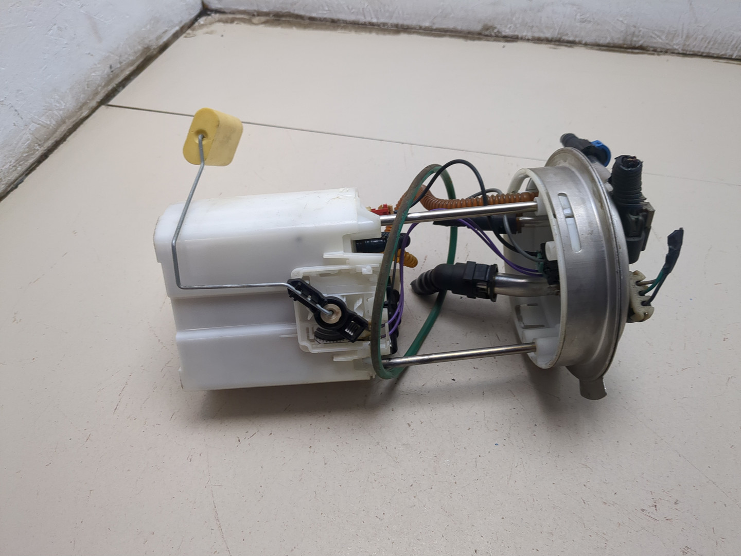 Насос топливный электрический