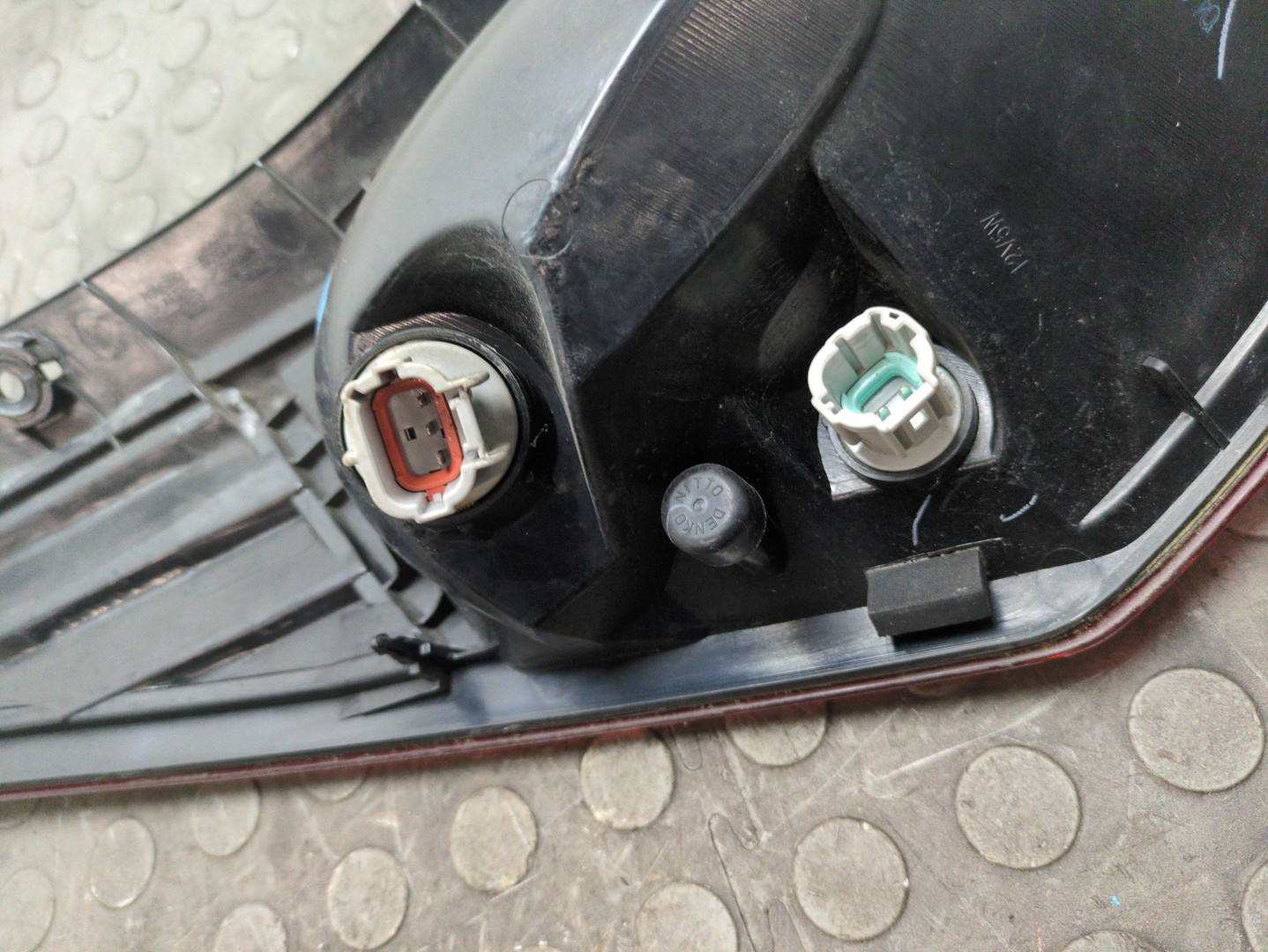 Фонарь задний правый