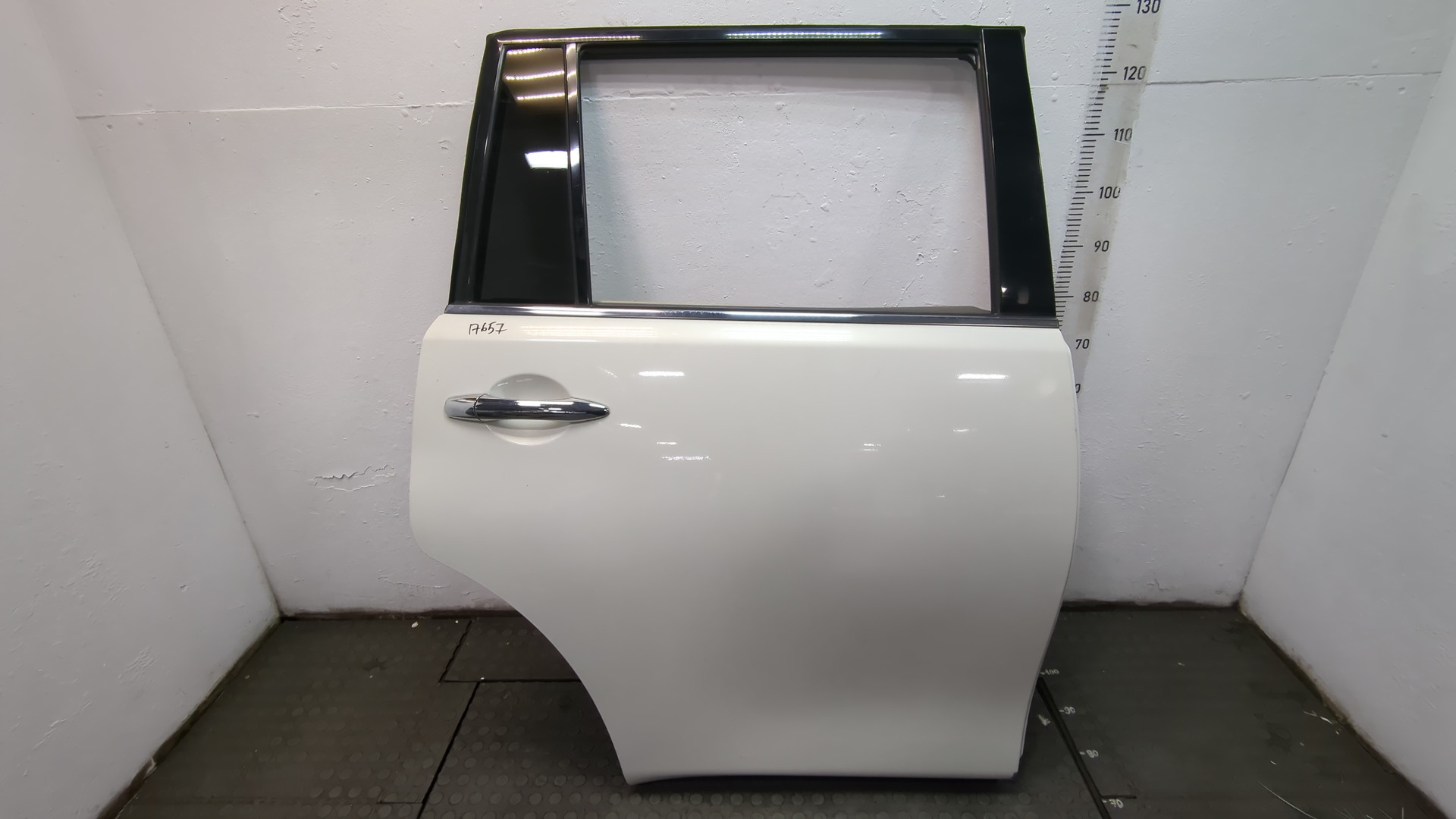 Дверь задняя правая