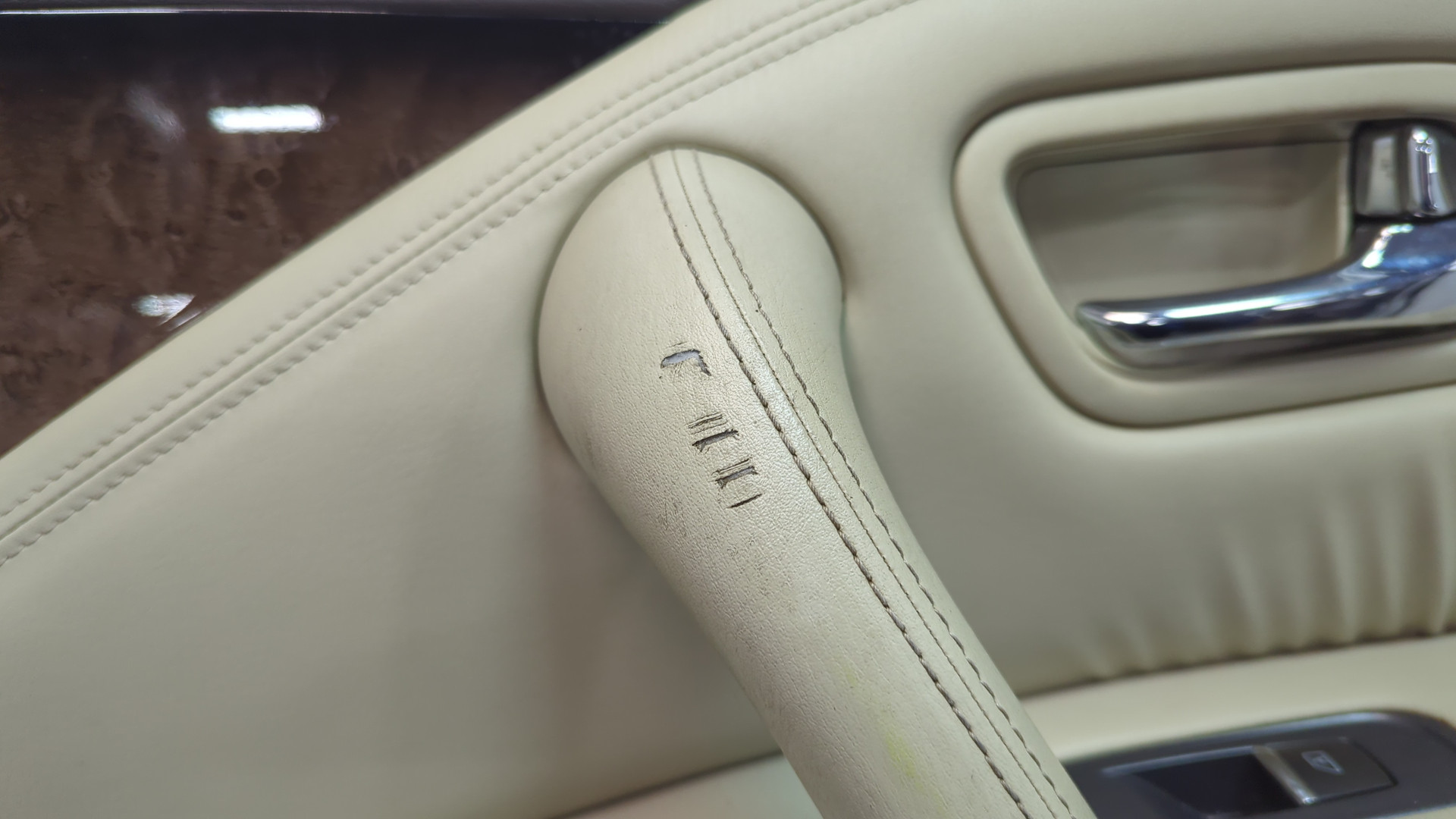 Дверь задняя правая