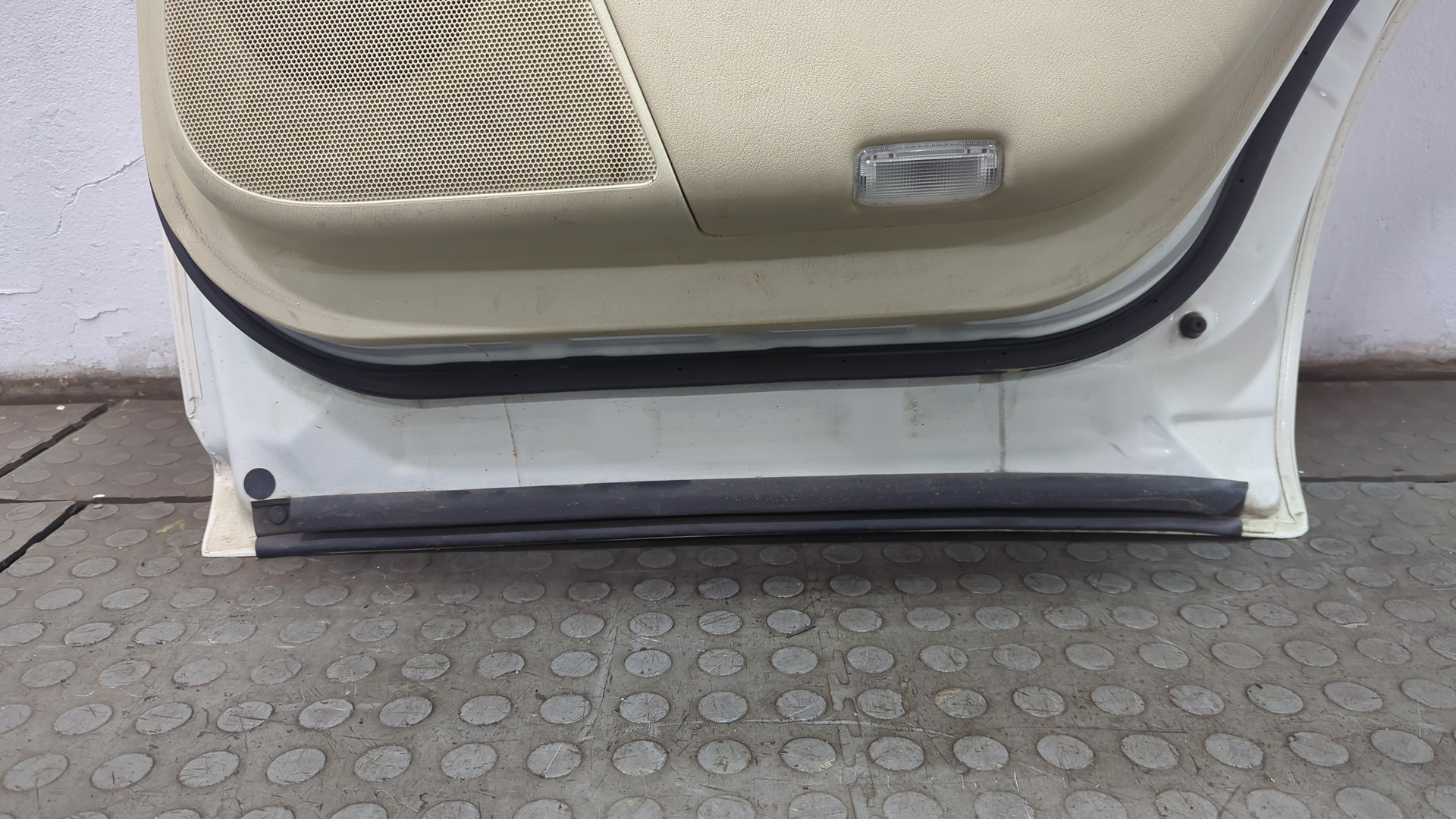 Дверь задняя правая