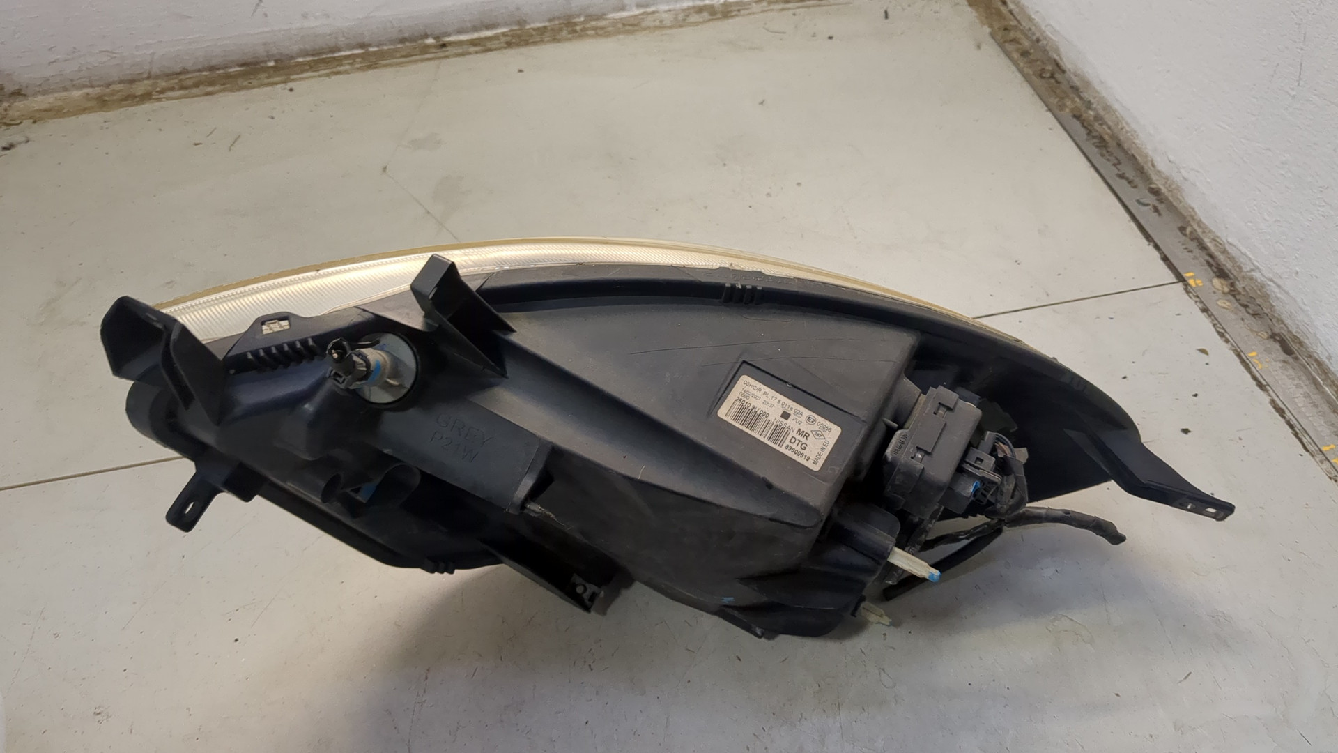 Фара правая