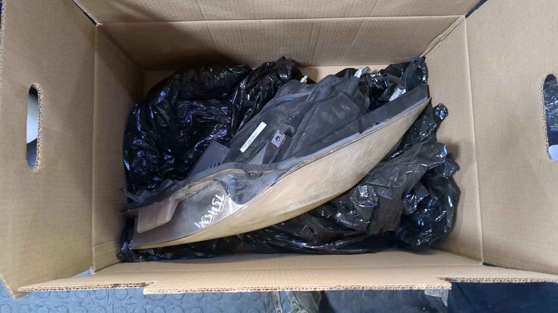 Фара правая