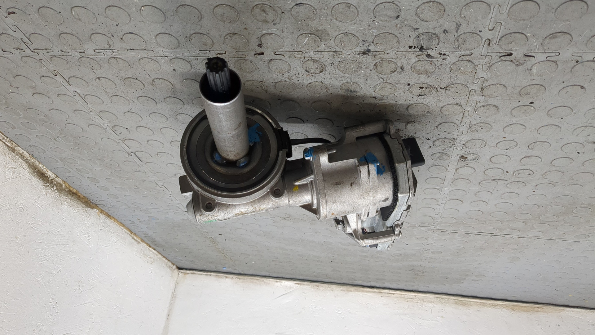 Серводвигатель рулевой рейки