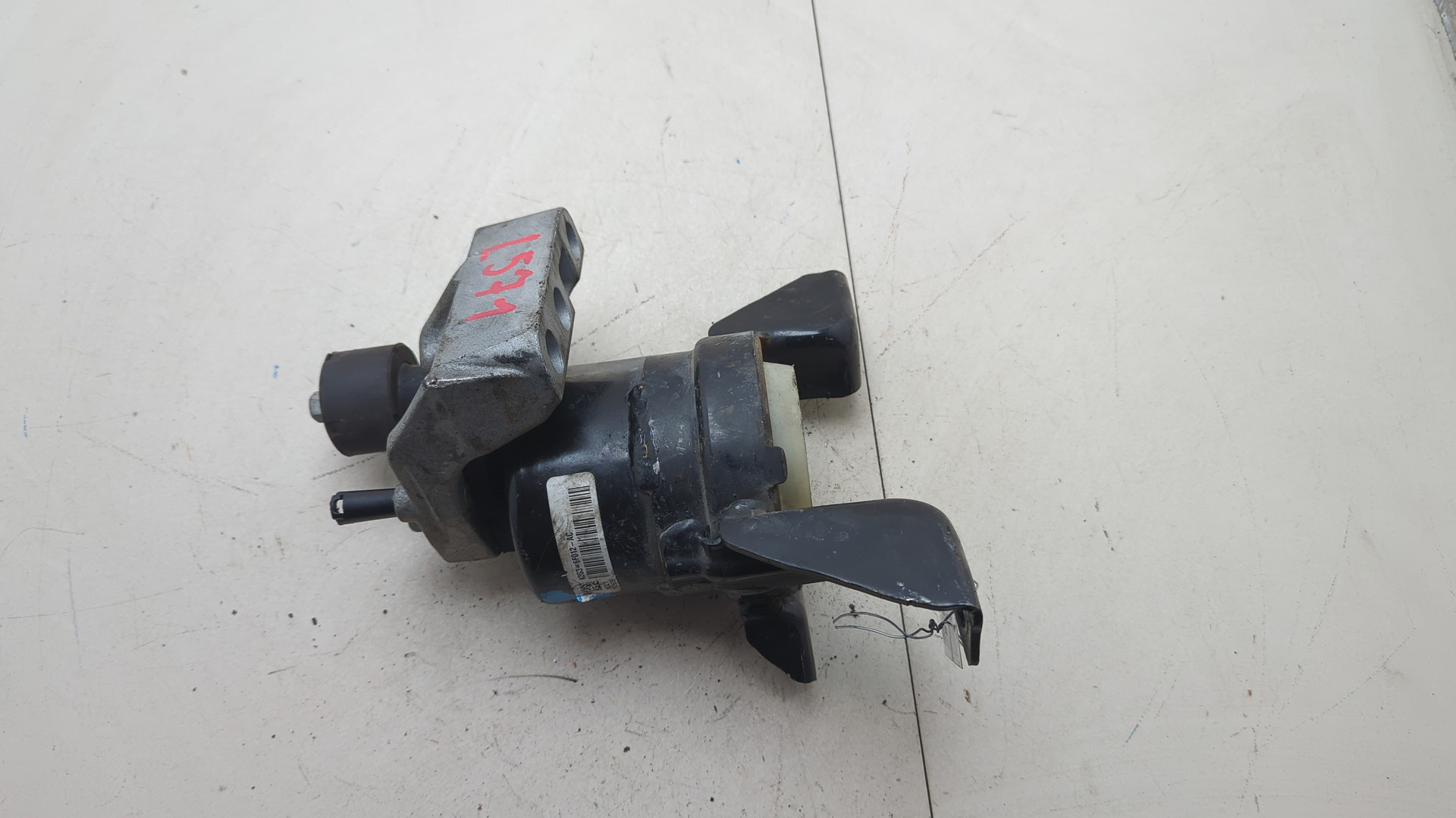 Опора двигателя правая