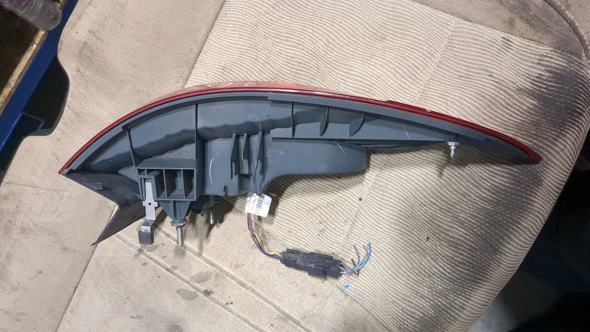 Фонарь задний правый