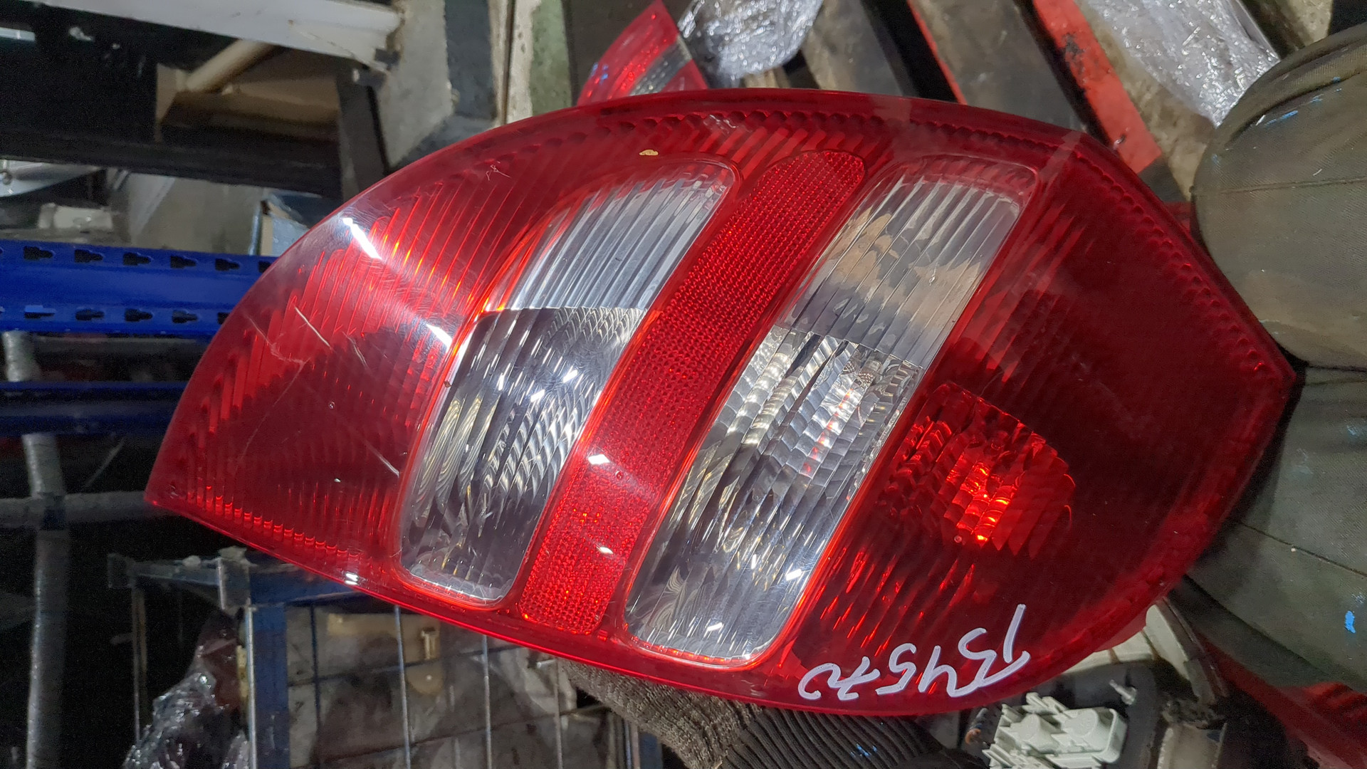 Фонарь задний левый