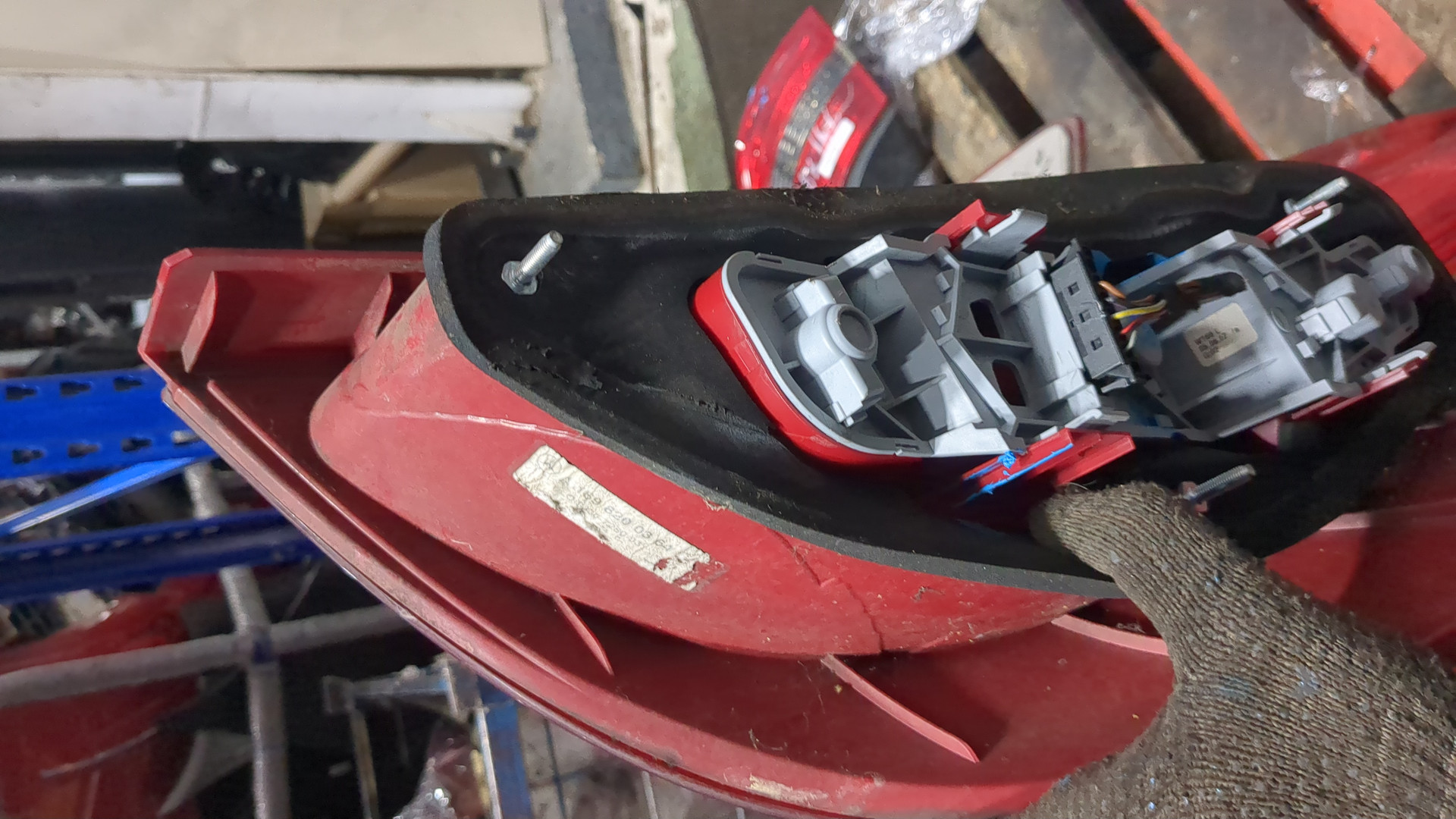 Фонарь задний левый