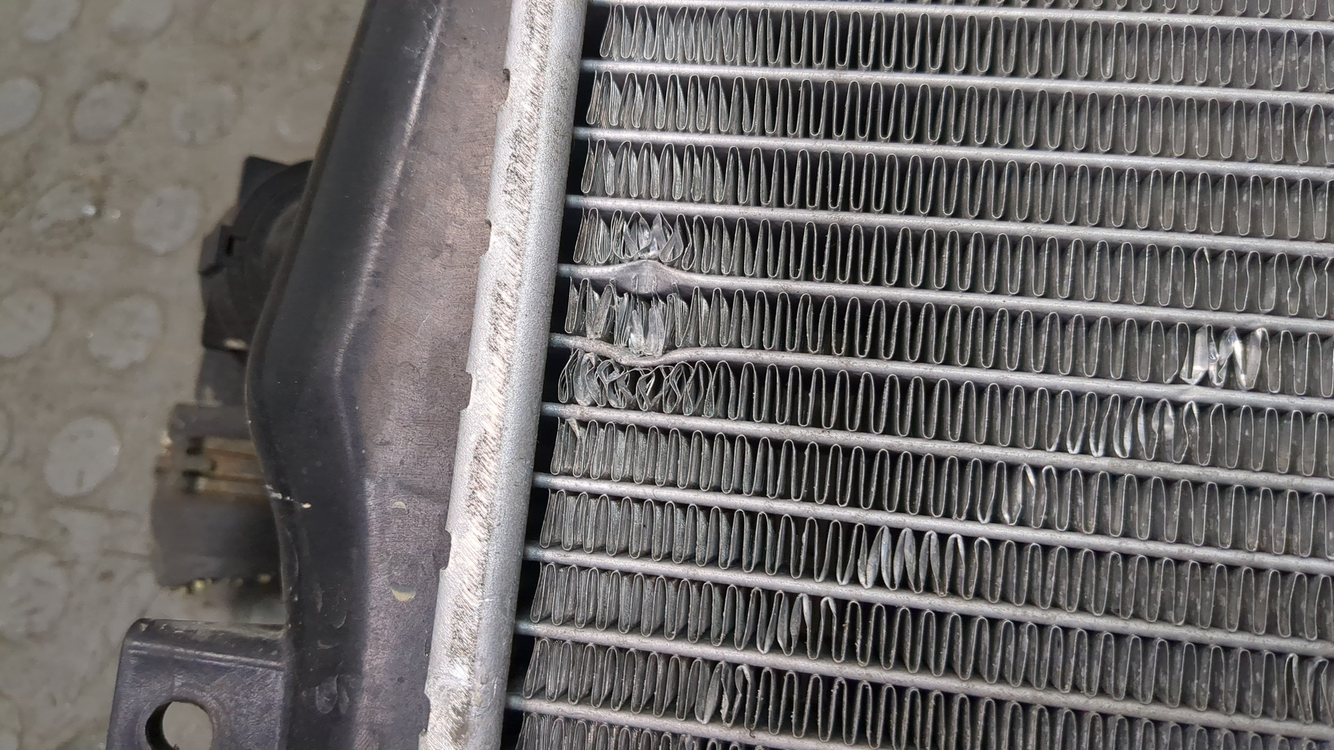 Радиатор охлаждения двигателя основной