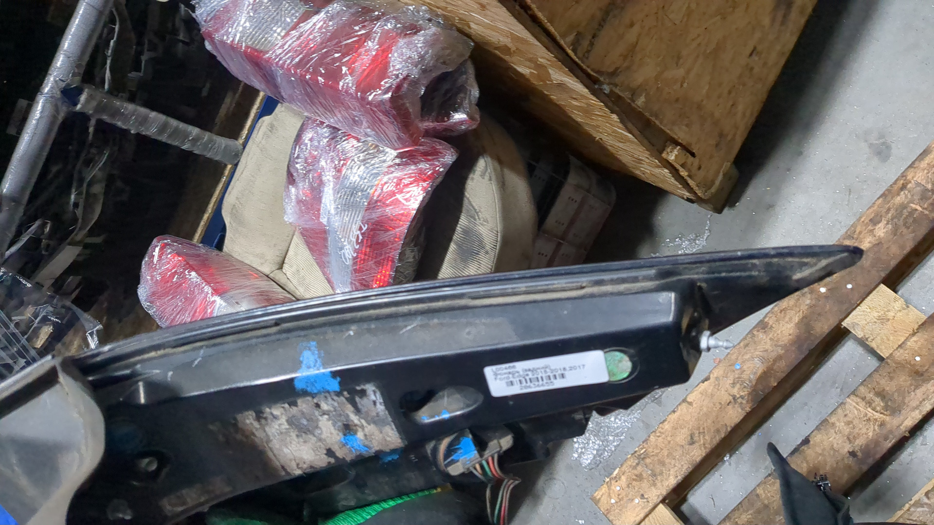 Фонарь задний левый