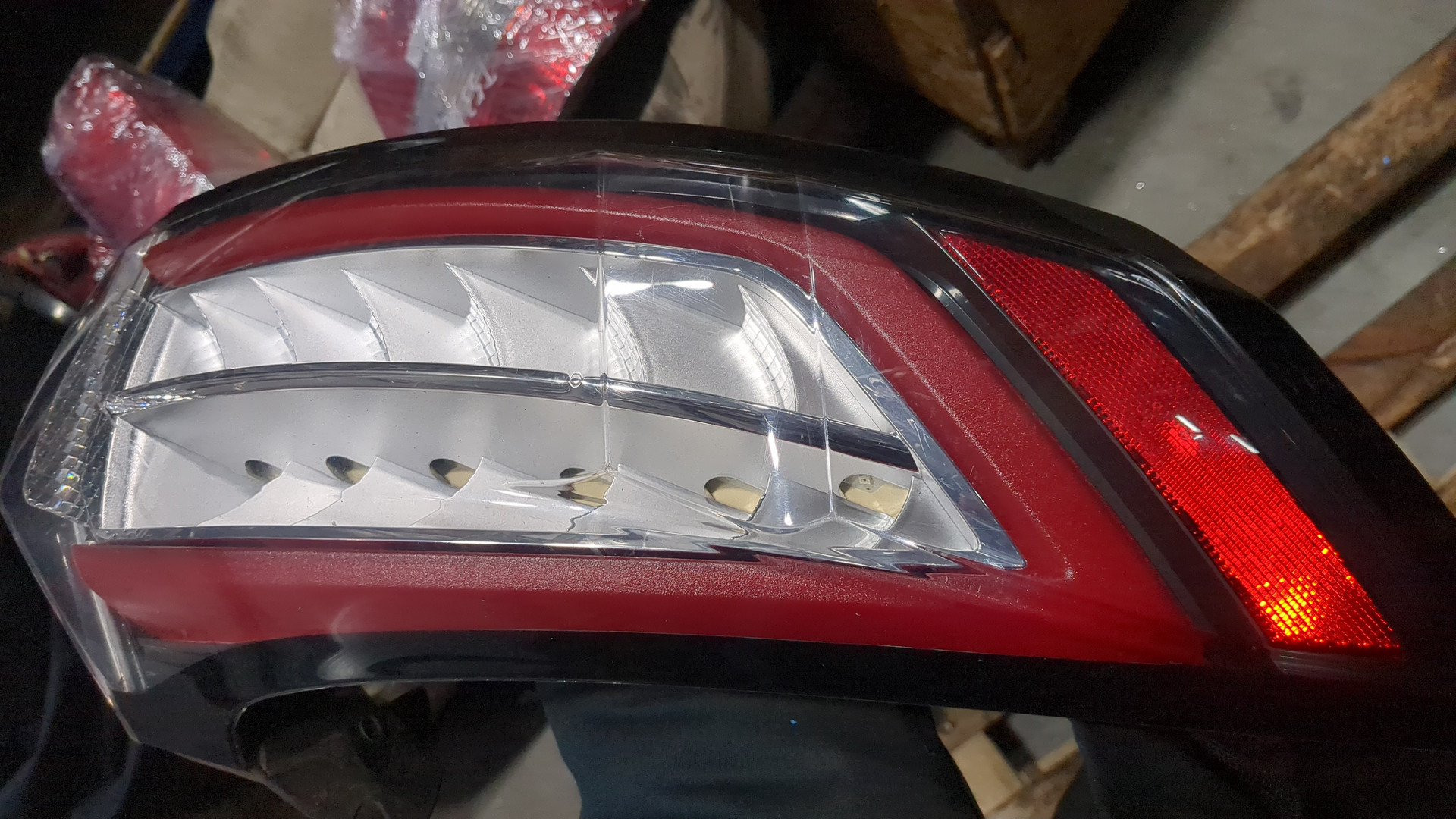 Фонарь задний левый