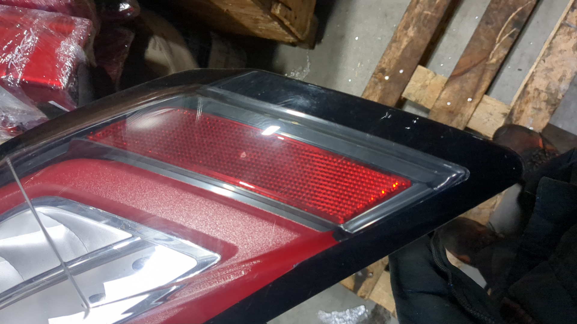 Фонарь задний левый