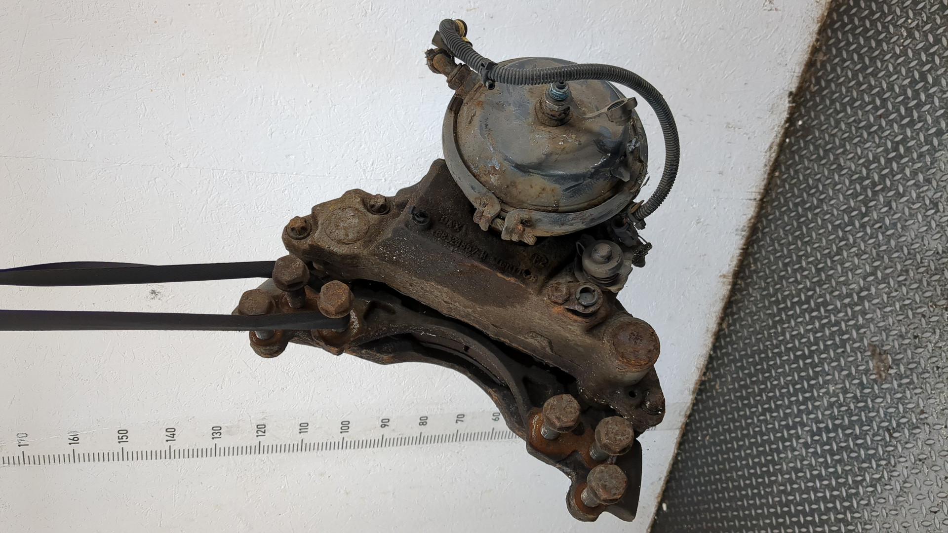 Суппорт передний правый