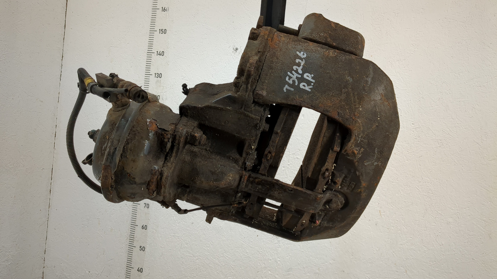 Суппорт передний правый