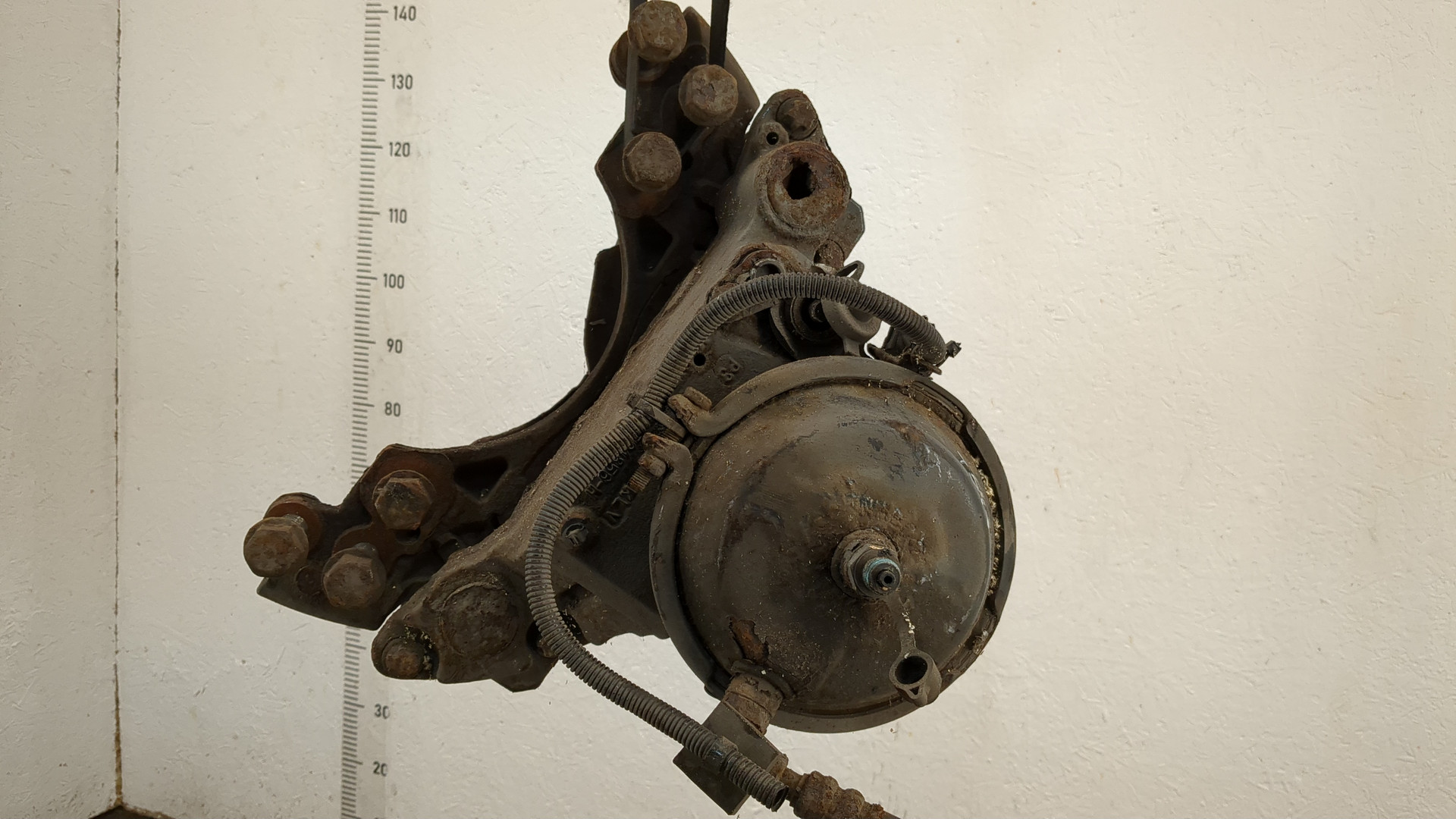 Суппорт передний левый