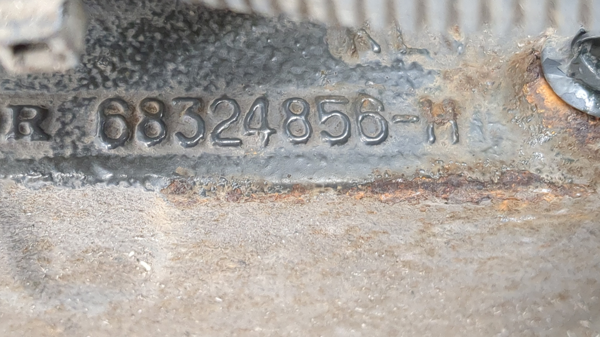 Суппорт передний левый