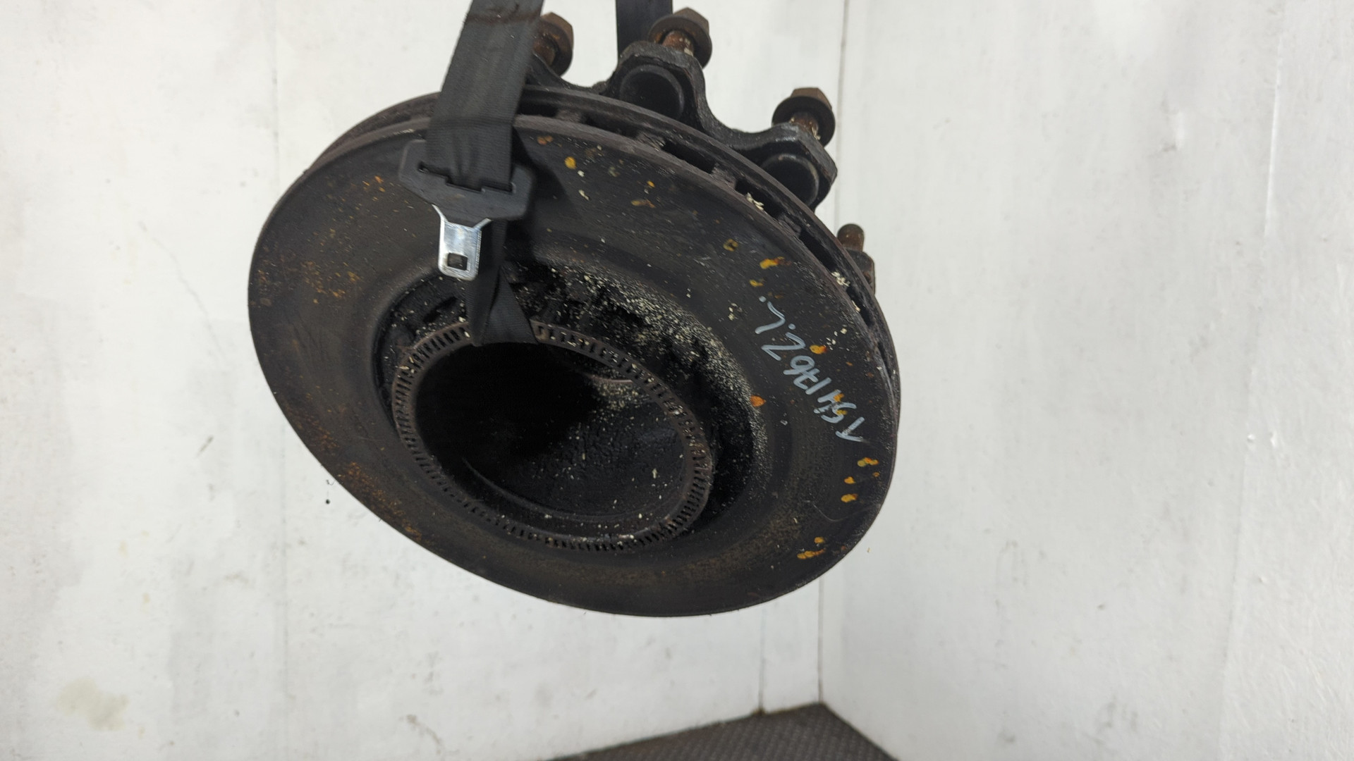 Кулак поворотный задний левый