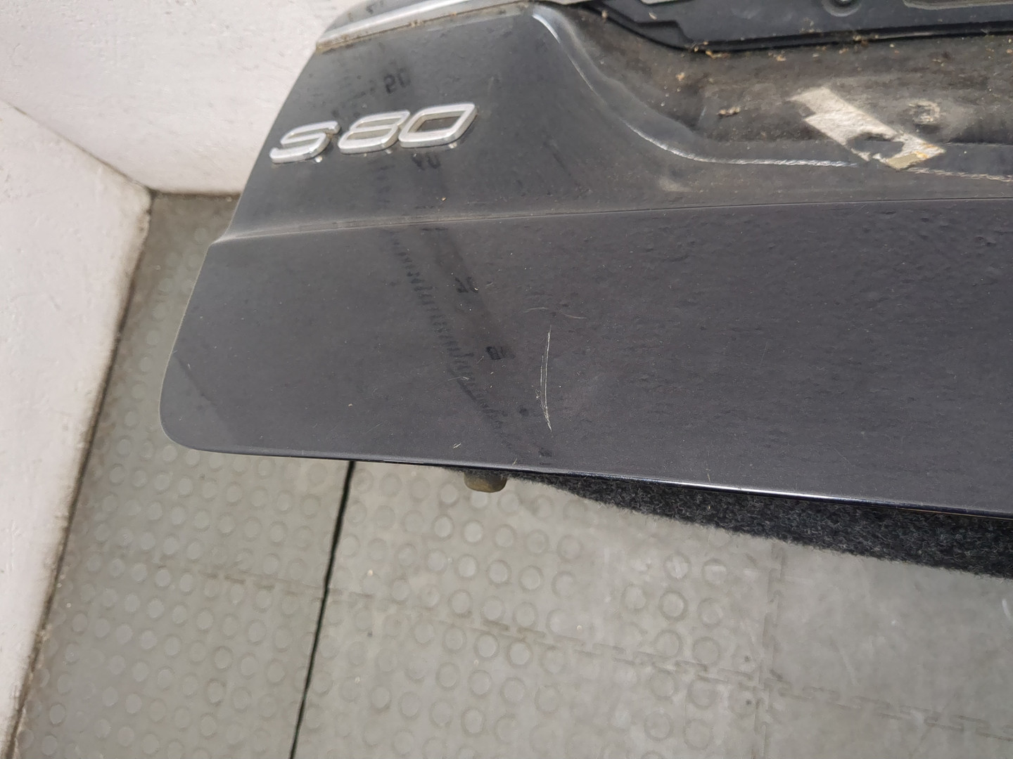 Дверь багажника