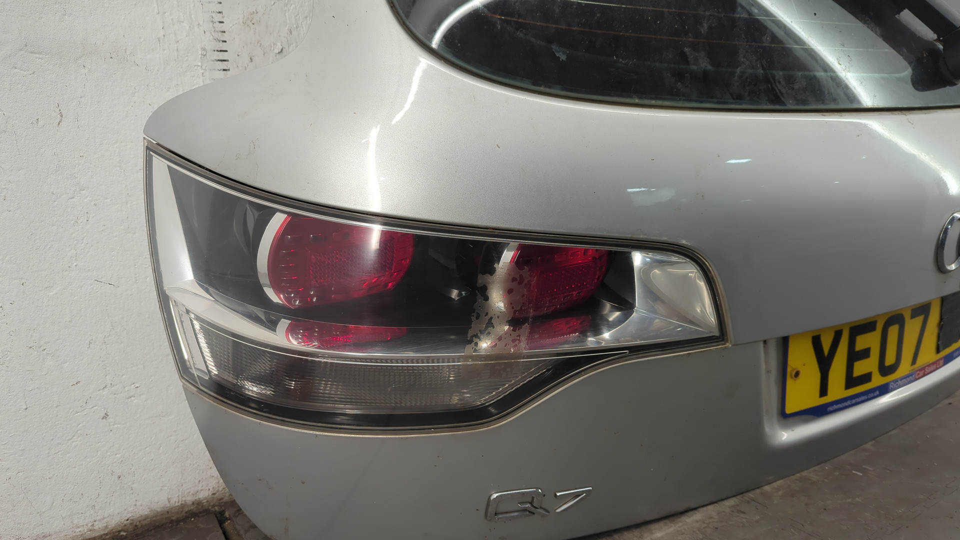 Дверь багажника