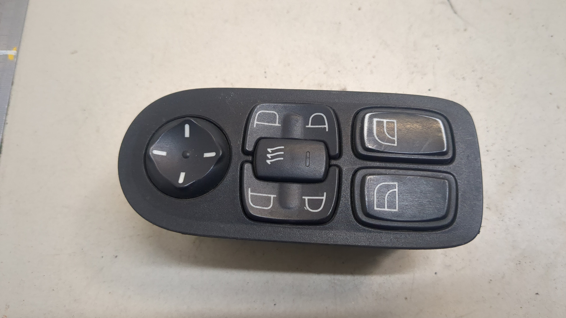 Кнопка стеклоподъемника