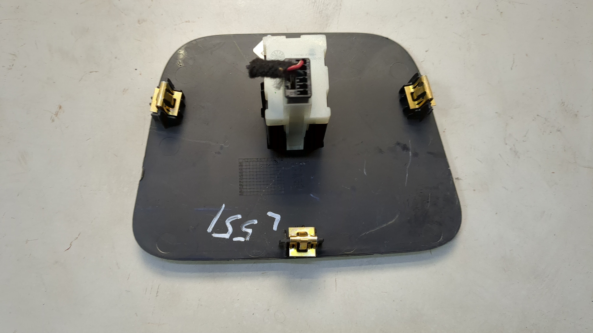 Гнездо AUX / USB IN