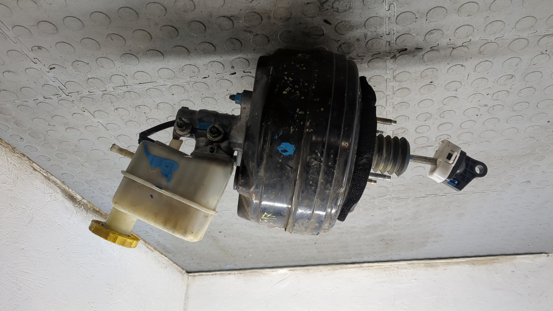 Цилиндр тормозной главный