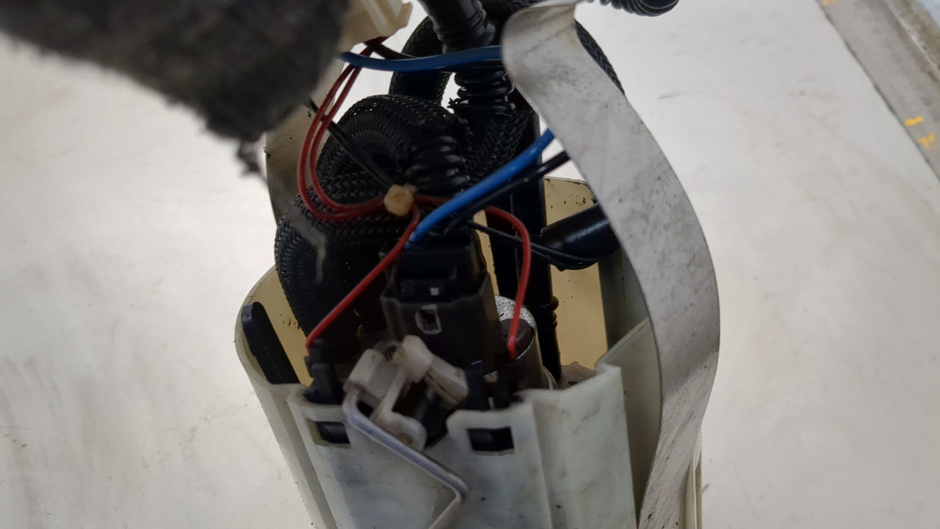 Насос топливный электрический