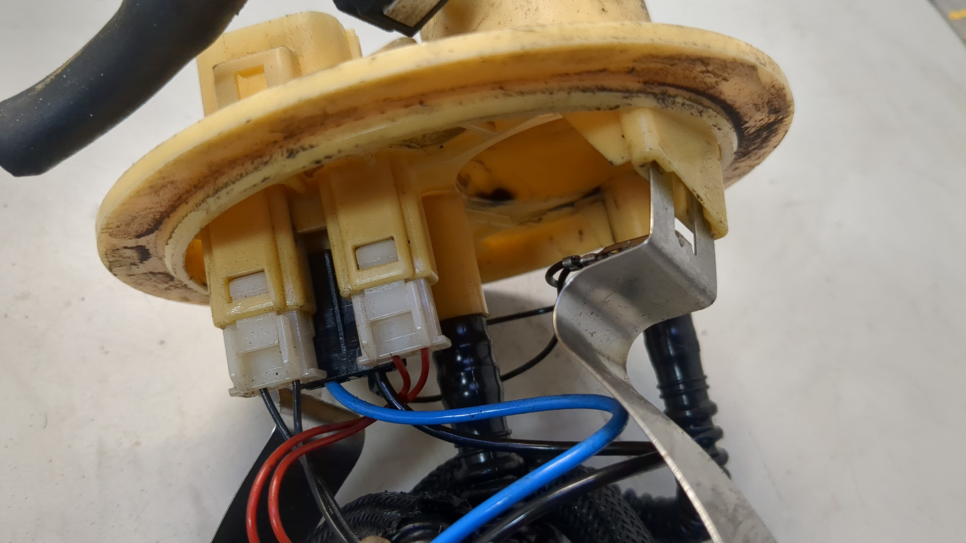 Насос топливный электрический