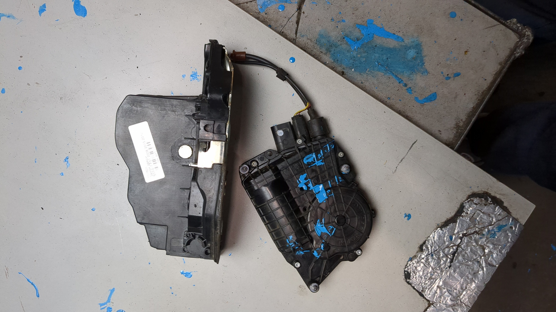 Замок двери задней правой