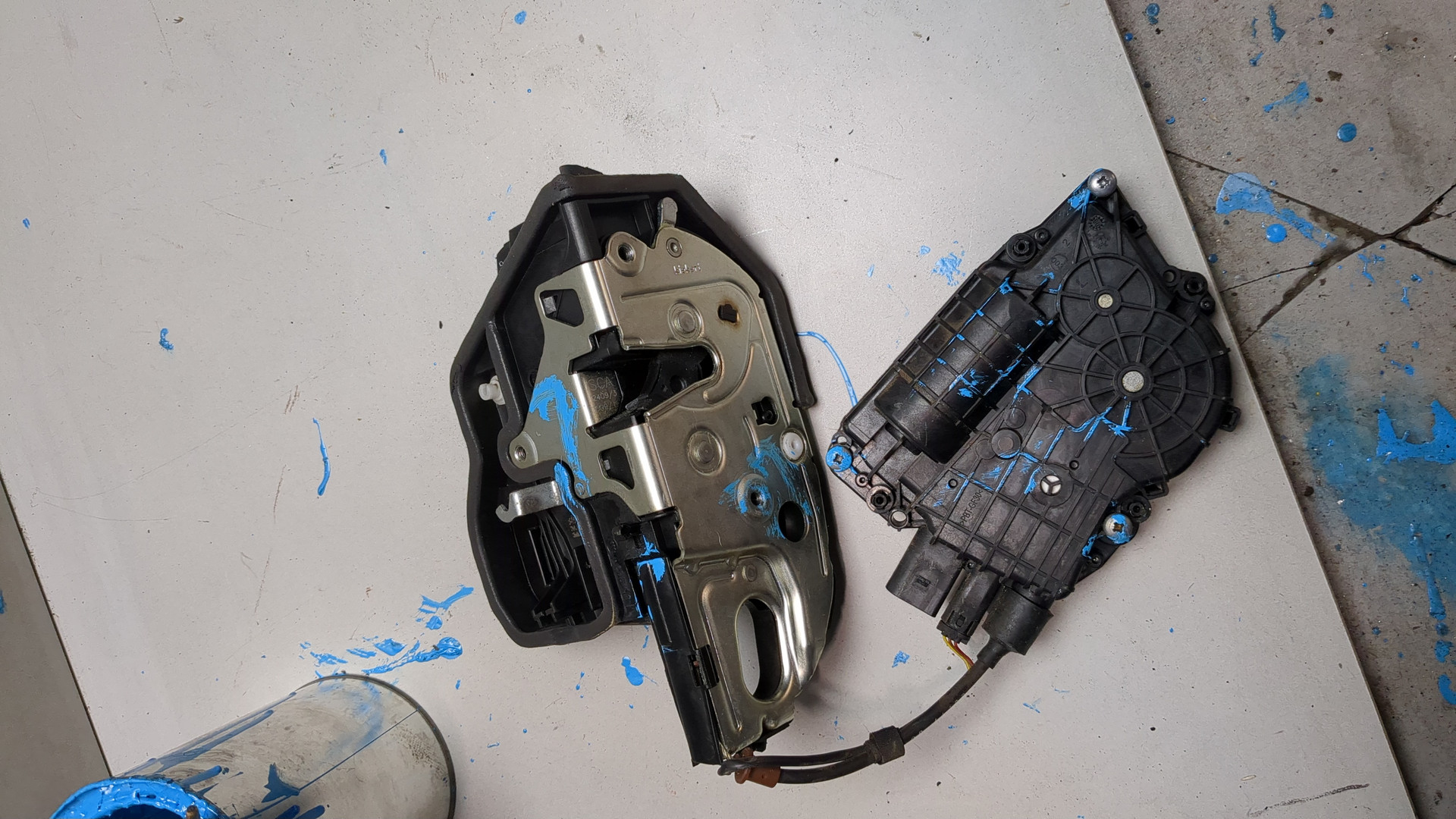 Замок двери задней правой