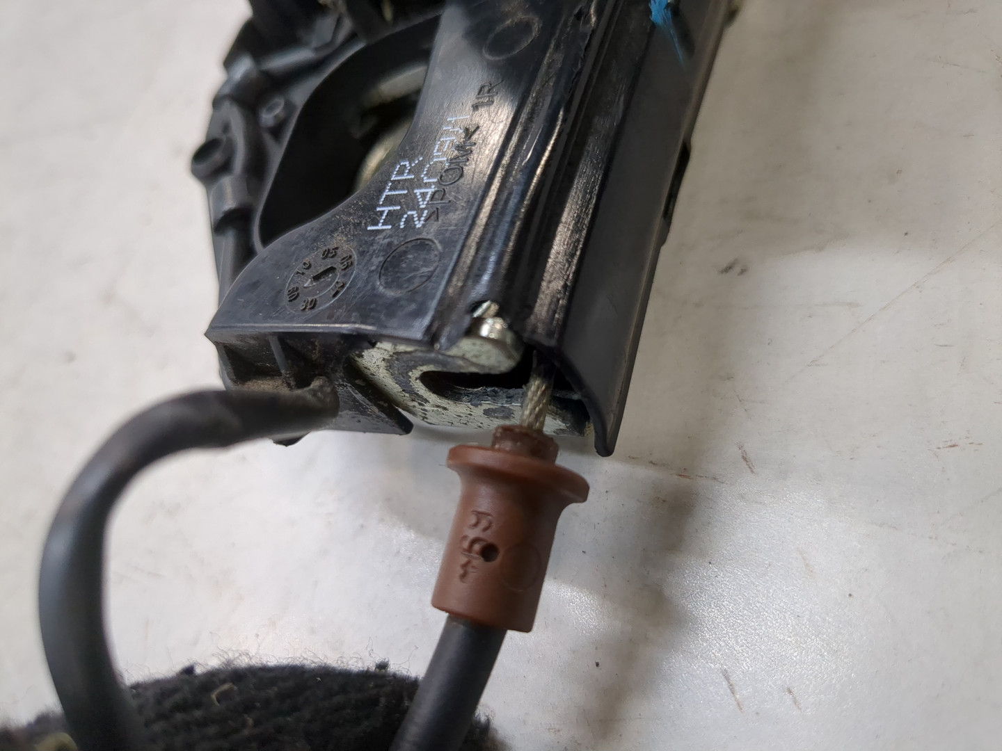 Замок двери задней правой