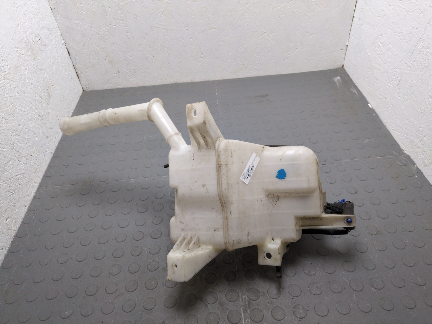 Бачок омывателя лобового стекла