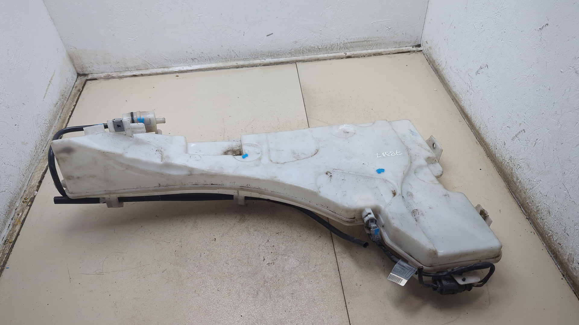 Бачок омывателя лобового стекла