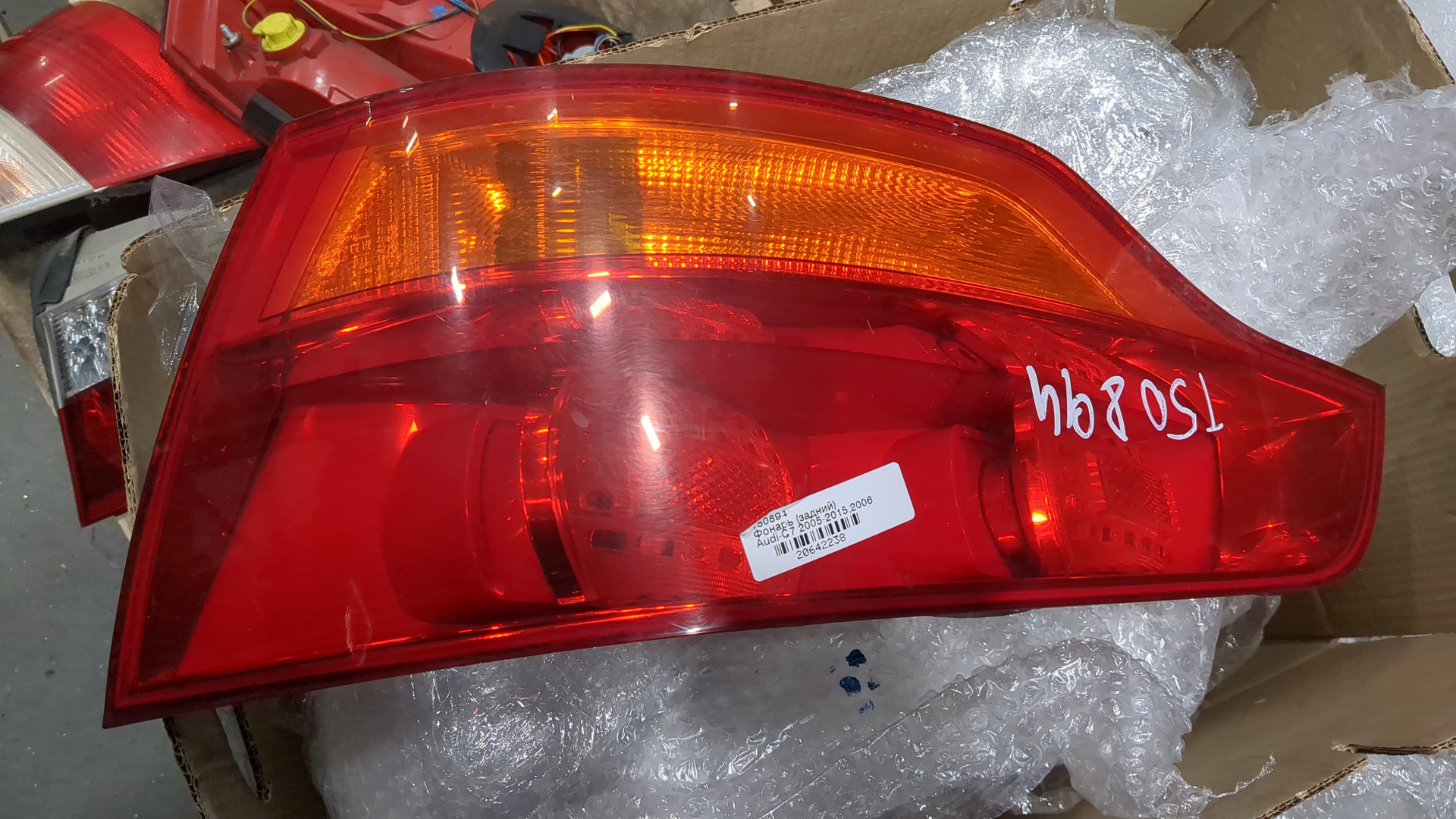 Фонарь задний правый