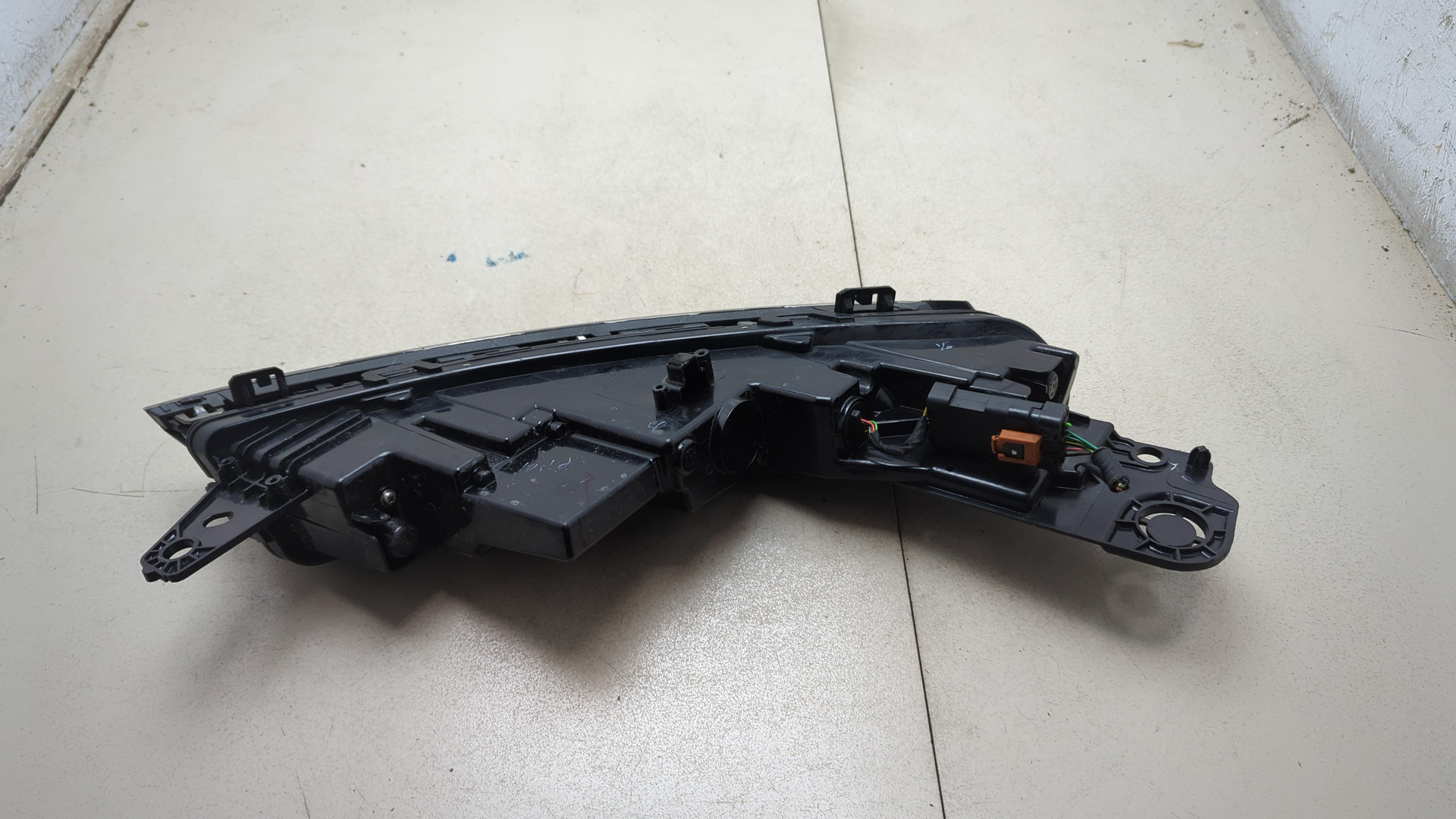 Фара дневного света левая (ходовые огни)