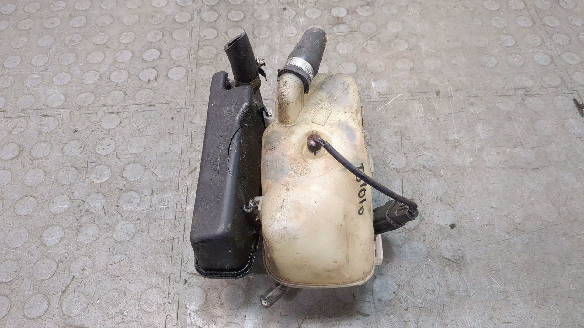 Бачок расширительный