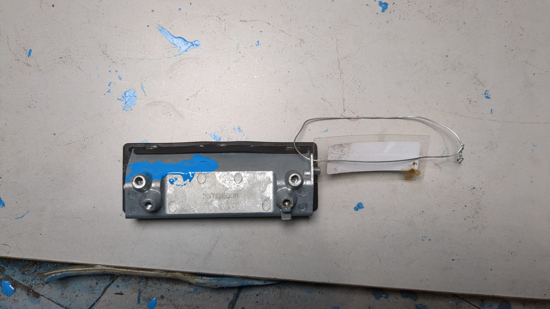 Кнопка открывания багажника