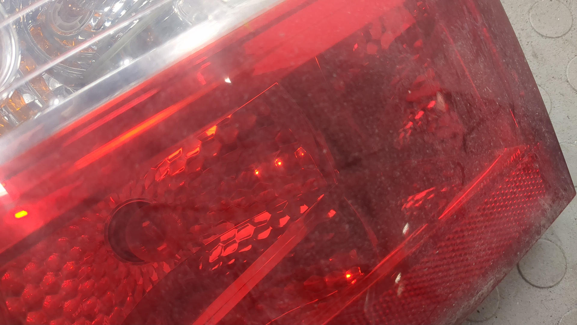 Фонарь задний левый