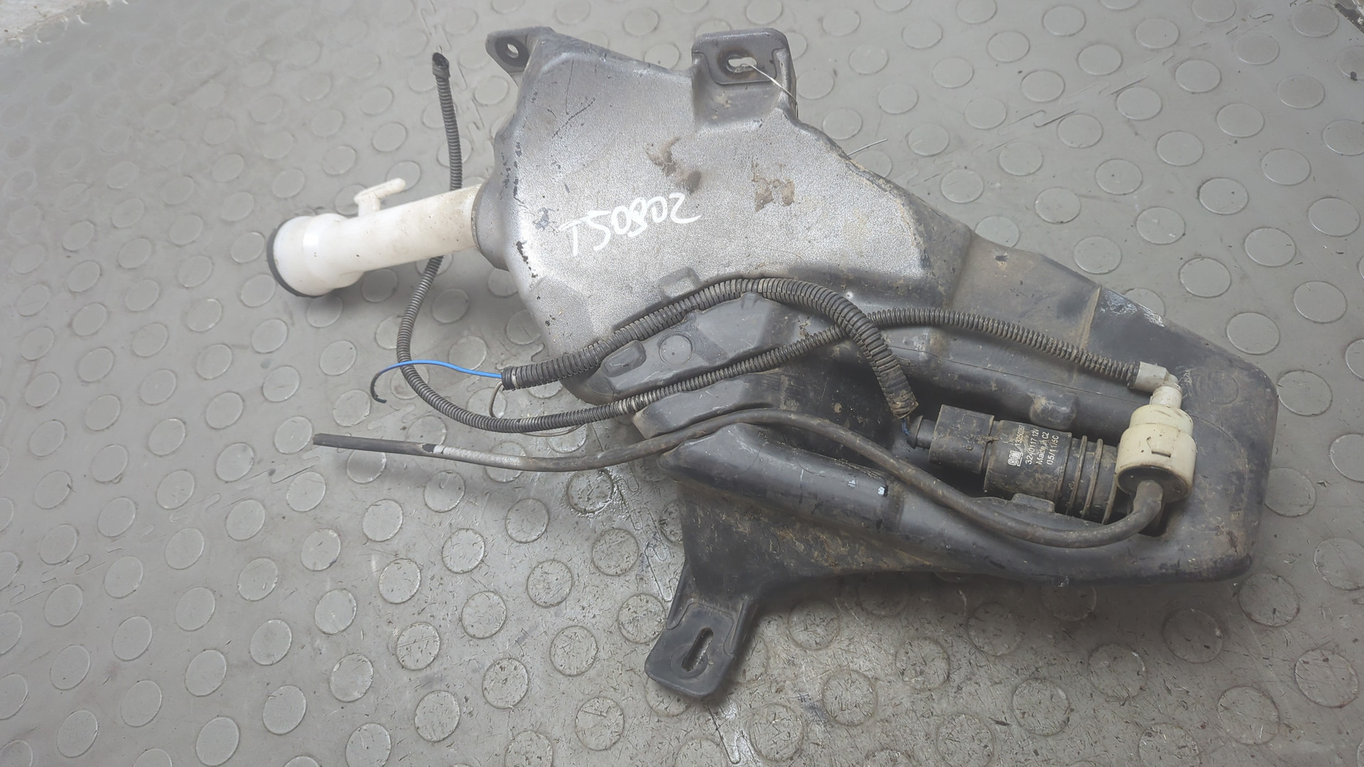 Бачок омывателя лобового стекла