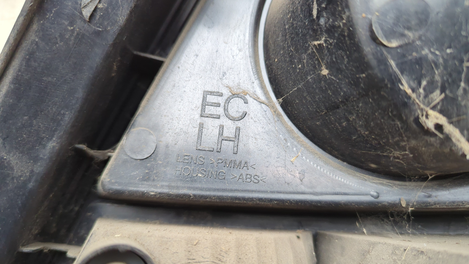 Фонарь задний левый