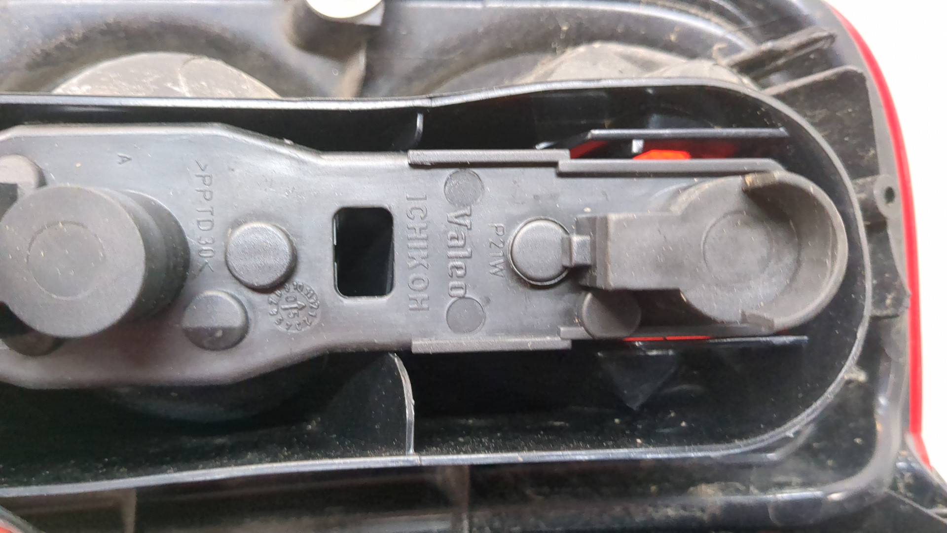 Фонарь задний правый