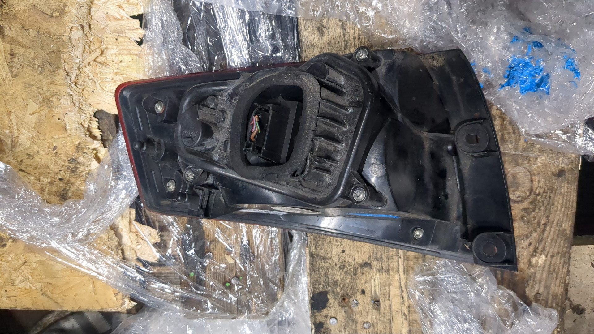 Фонарь задний правый