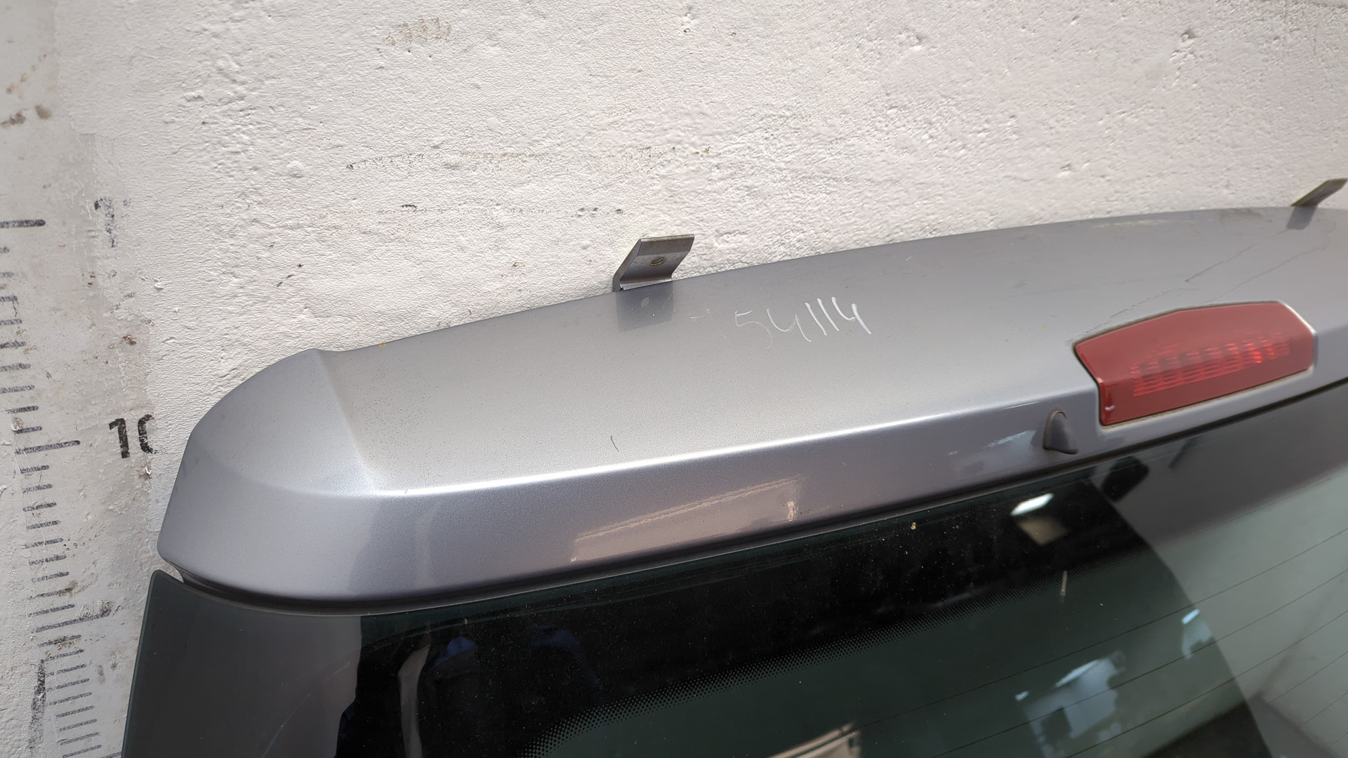 Дверь багажника