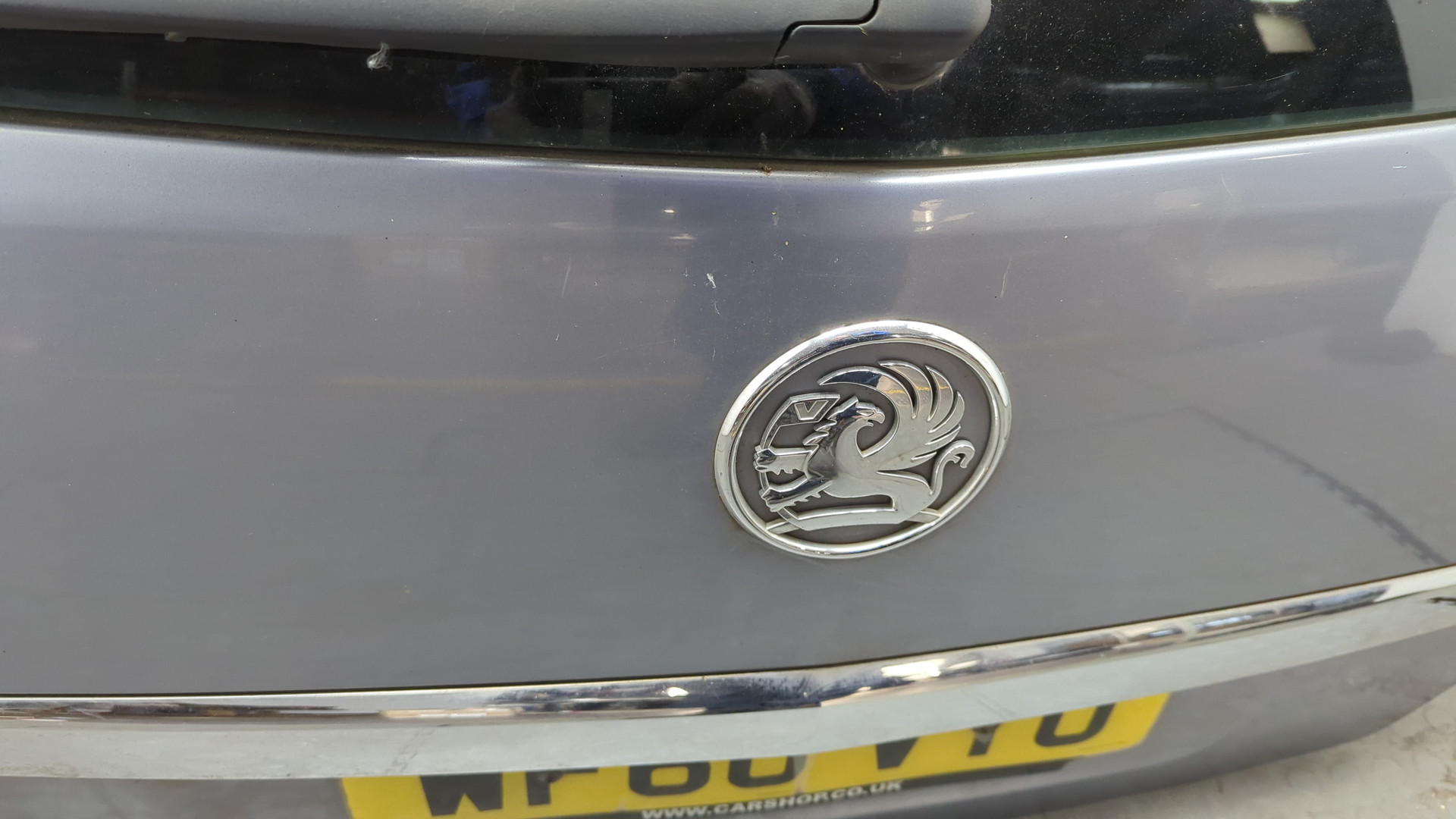 Дверь багажника