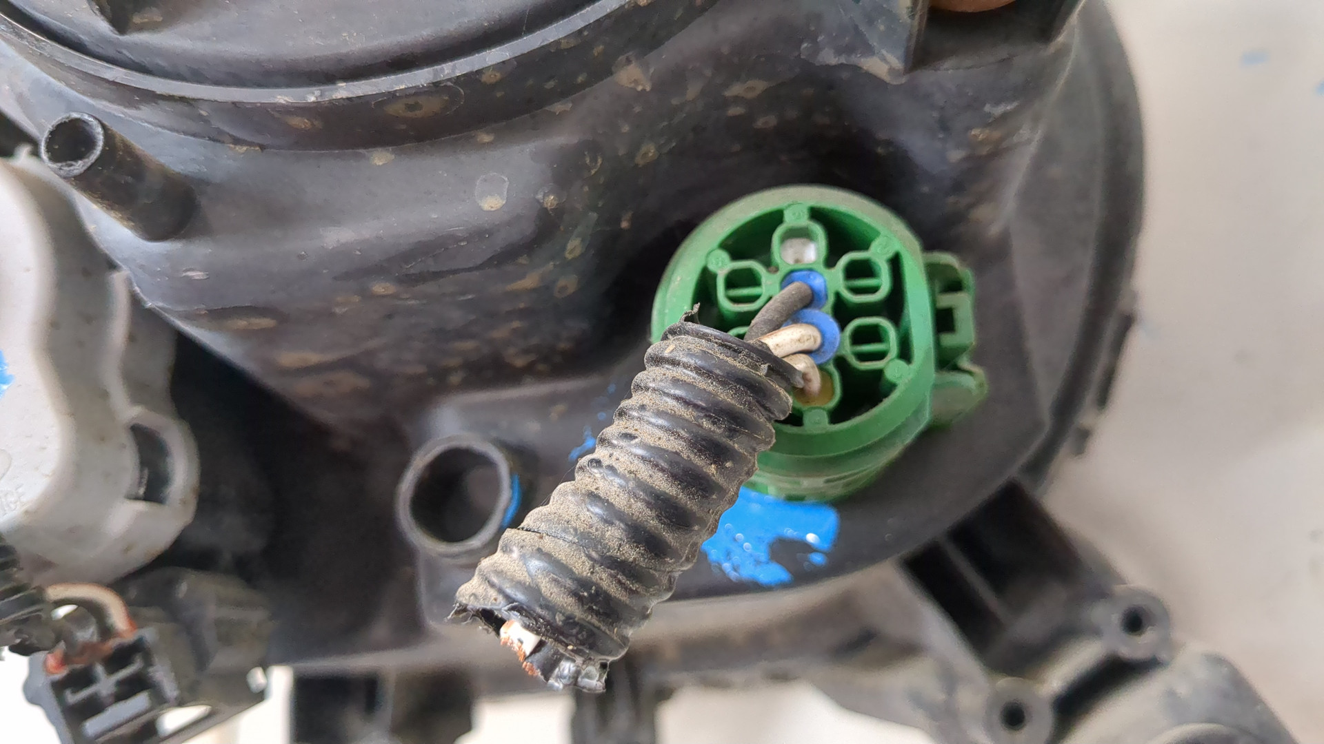 Фара правая