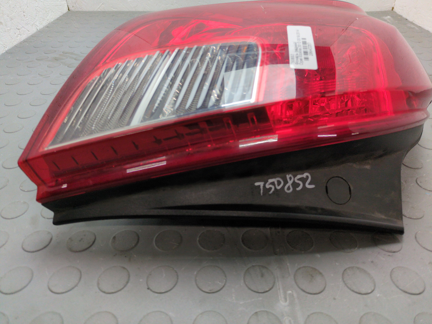 Фонарь задний левый