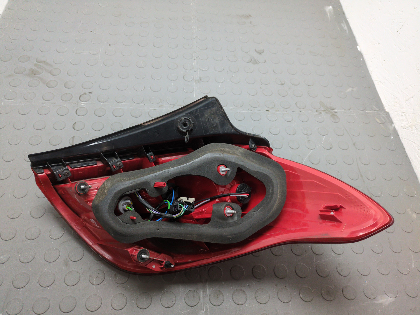 Фонарь задний левый