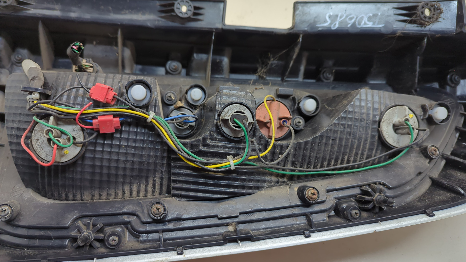 Фонарь задний левый