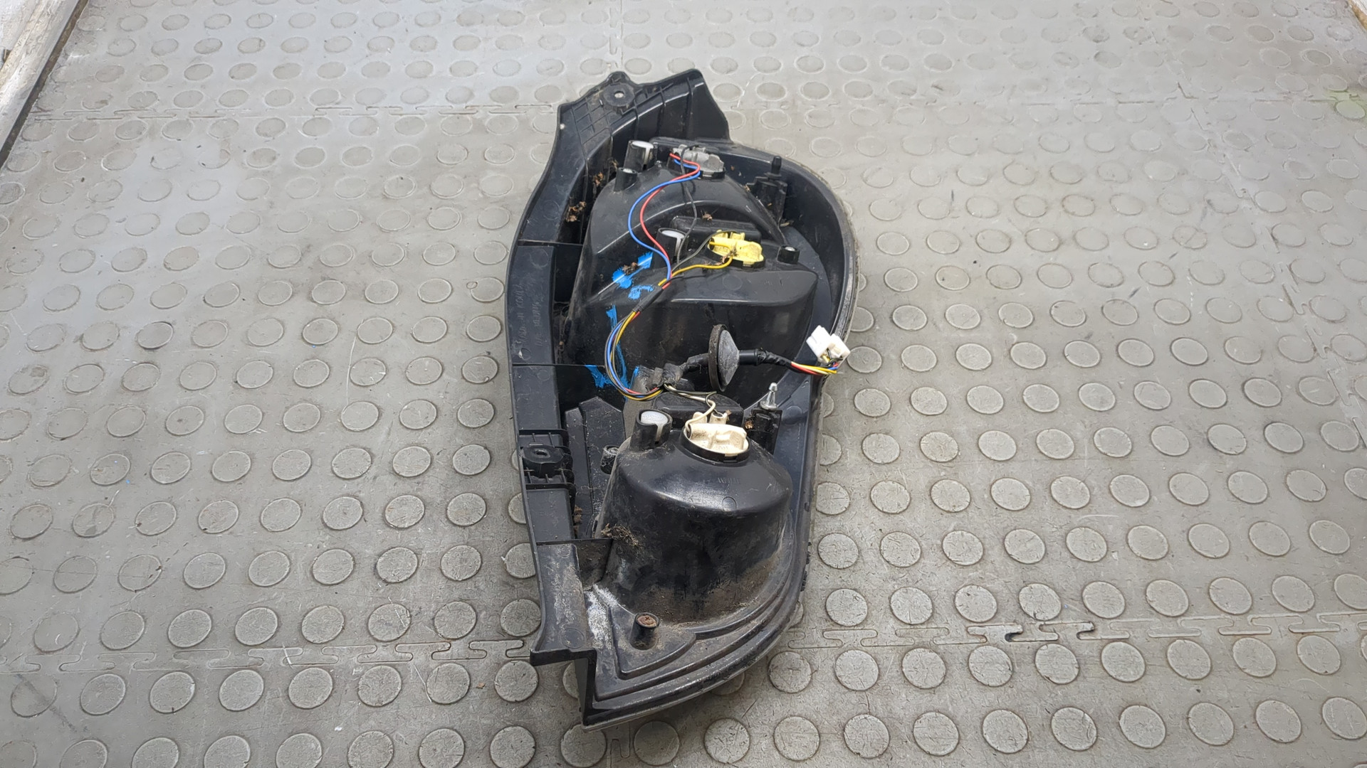 Фонарь задний левый