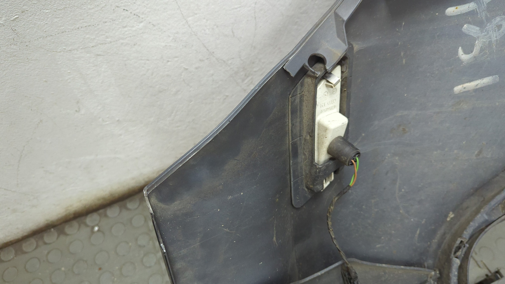 Бампер задний